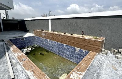 5 bedroom fully detached with swimming pool