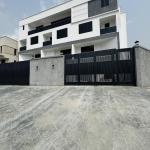 5-bedroom town house with BQ