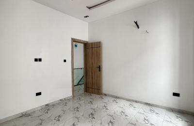 4 bedroom semidetached duplex with swimming pool