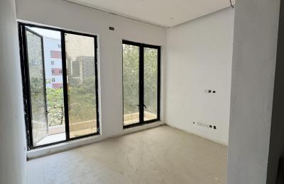 4-bedroom townhouse with swimming pool