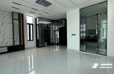 5 bedroom fully detached duplex with swimming pool