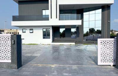 5 bedroom luxury duplex with swimming pool