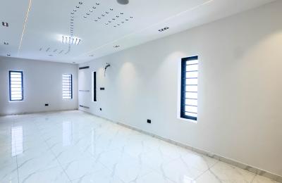 5 bedroom fully detached duplex with rooftop swimming pool