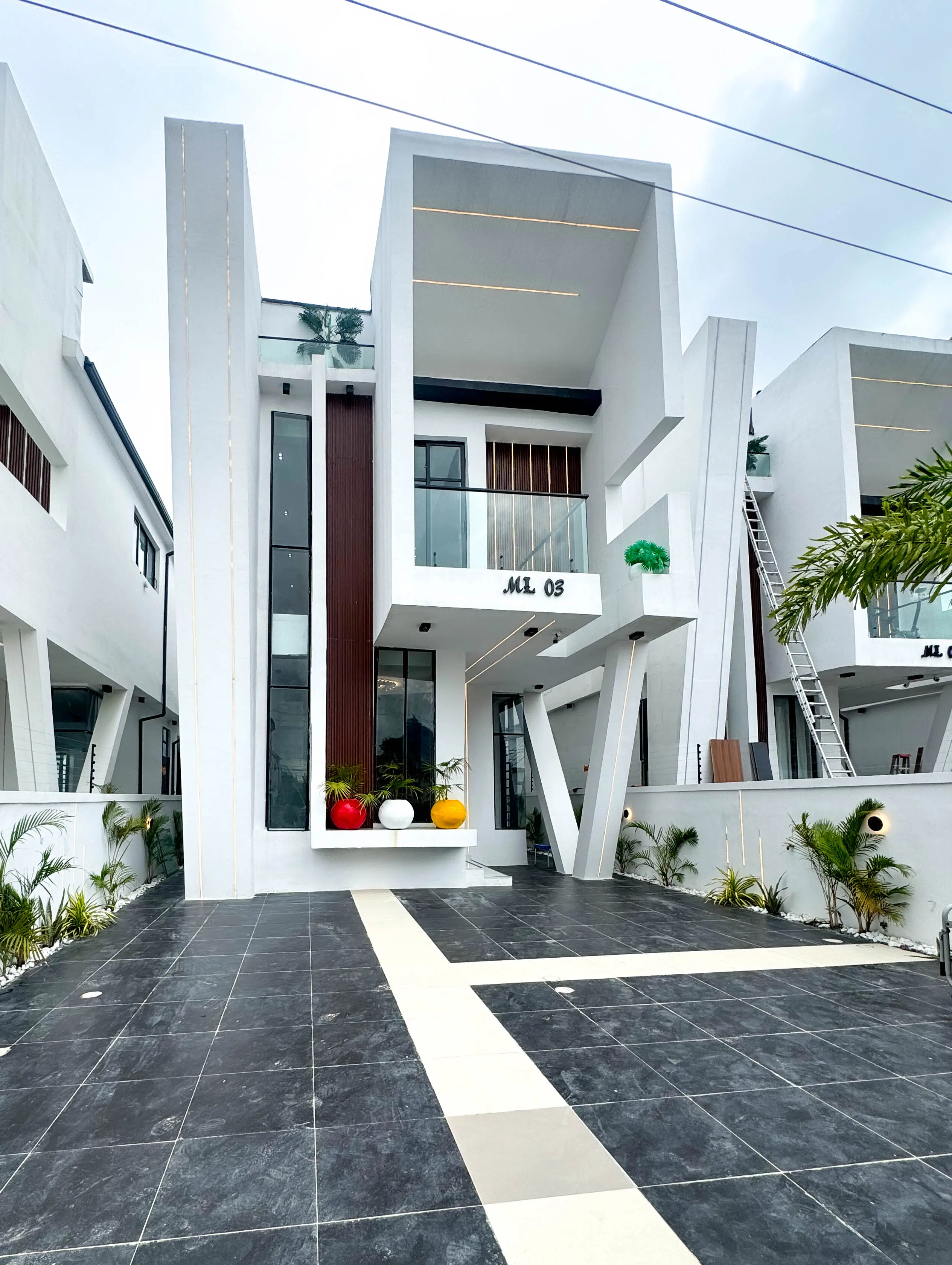 Contemporary 5 bedroom fully detached duplex with swimming pool