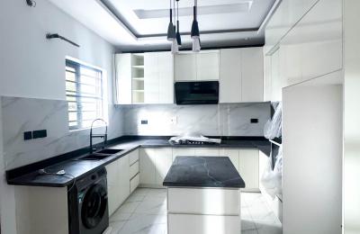 5 bedroom fully detached duplex with swimming pool