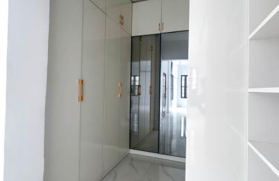 5 bedroom fully detached duplex with swimming pool