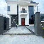 5 bedroom fully detached duplex with swimming pool