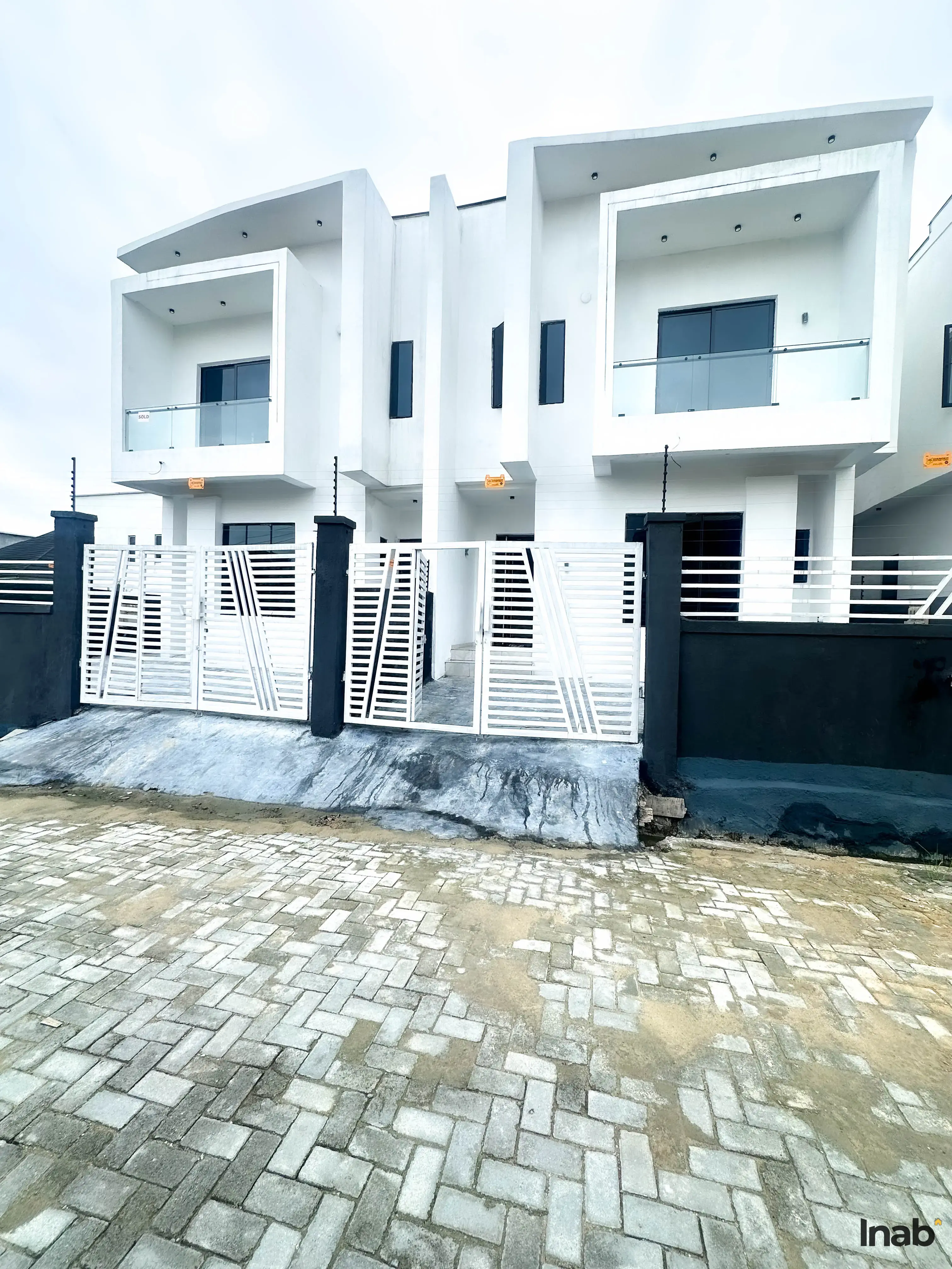 4 bedroom semi detached duplex with BQ