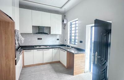 4 bedroom semi detached duplex with BQ