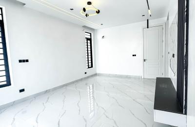5 bedroom fully detached duplex with swimming pool