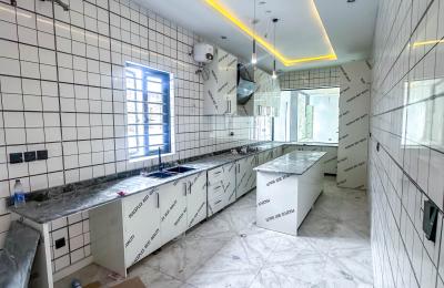 5 bedroom fully detached duplex