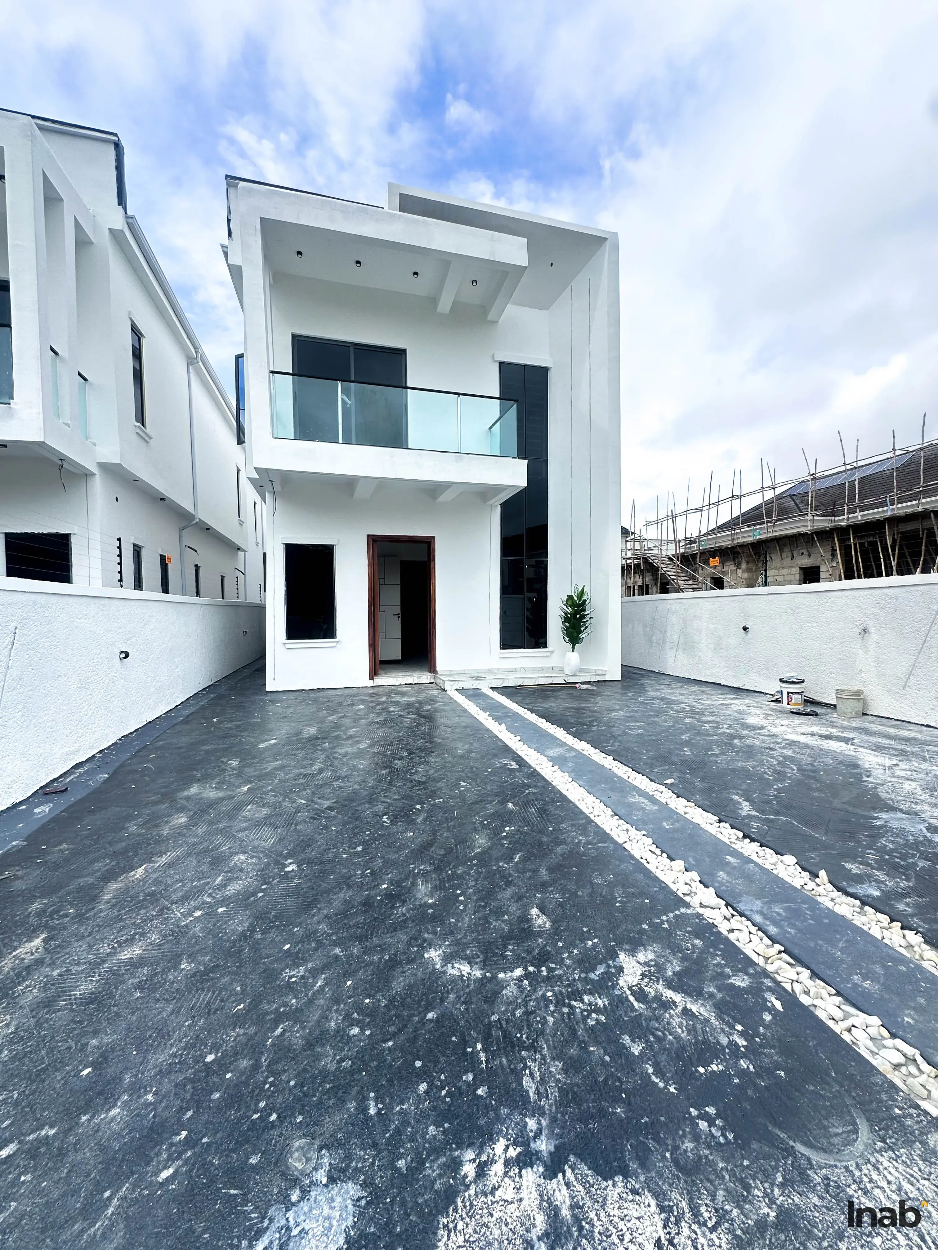 5 bedroom fully detached duplex