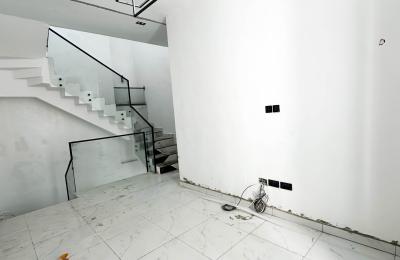 5 bedroom fully detached duplex