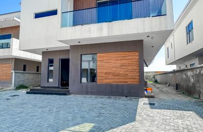 5 bedroom fully detached duplex with swimming pool