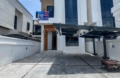 5 bedroom fully detached duplex with rooftop swimming pool