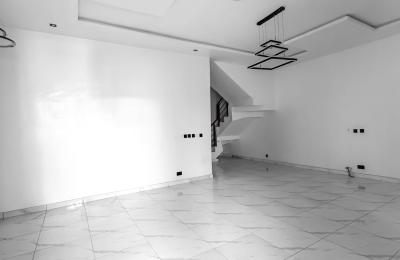 Contemporary 4 bedroom semi detached