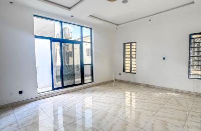Contemporary 4 bedroom semi detached