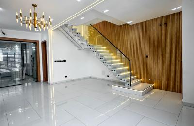 Contemporary 4 bedroom fully detached