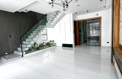 Contemporary 4 bedroom fully detached