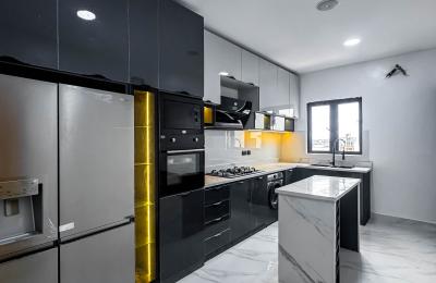 2 bedroom apartment with BQ suitable for AirBnB