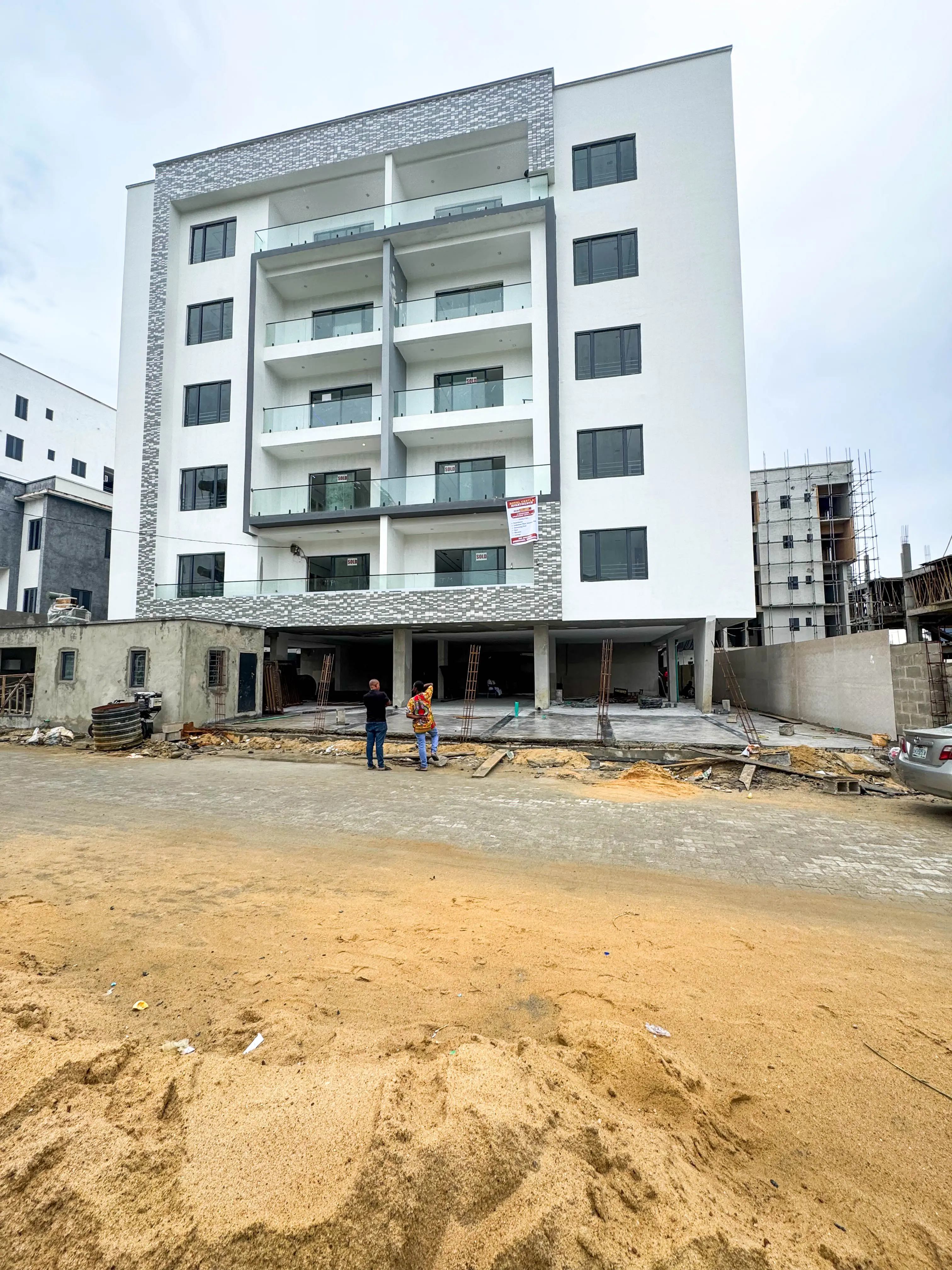 2 bedroom apartment with BQ suitable for AirBnB