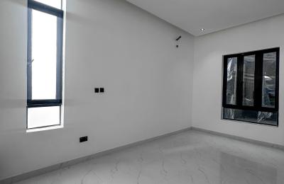 4 bedroom fully detached duplex