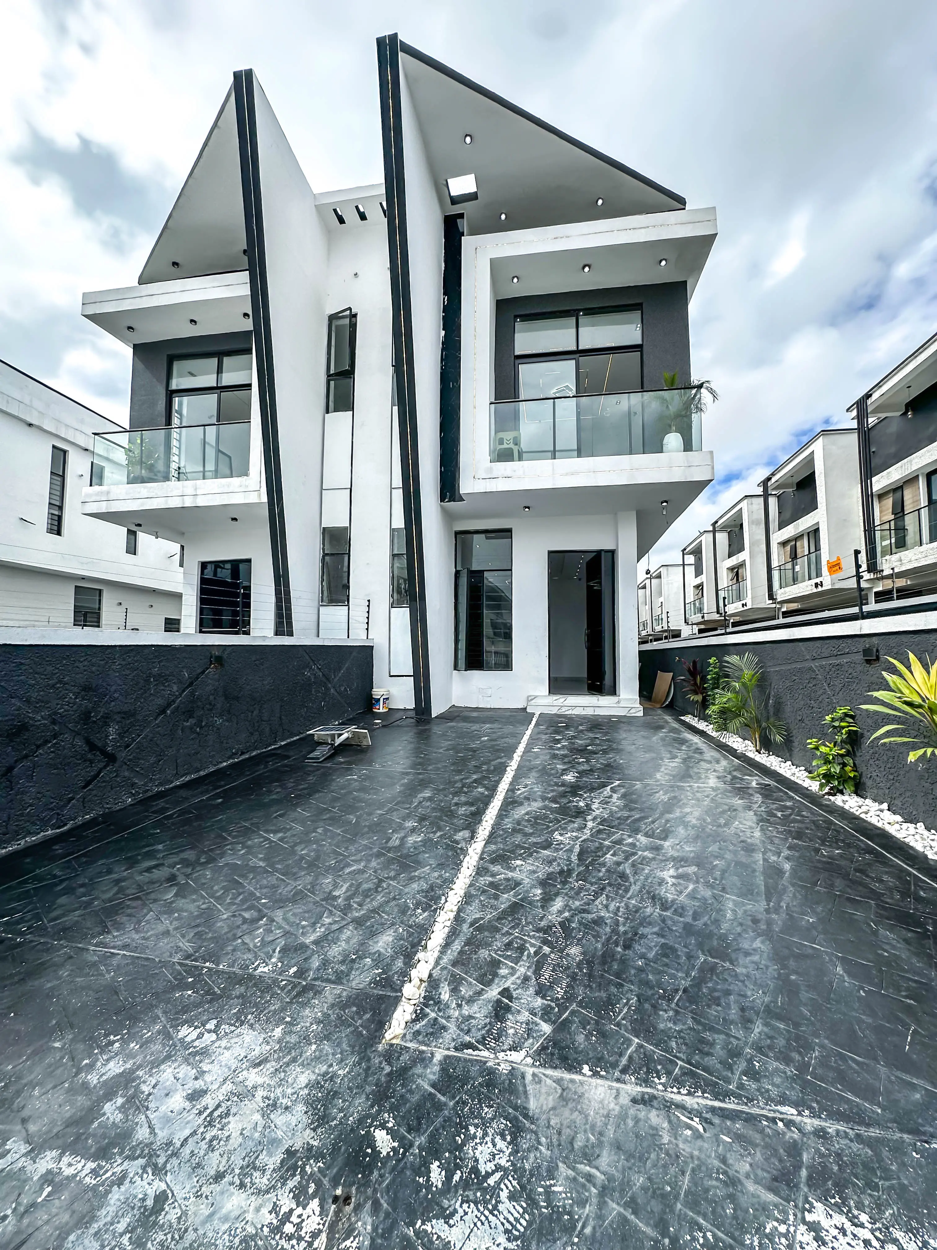 4 bedroom semidetached duplex