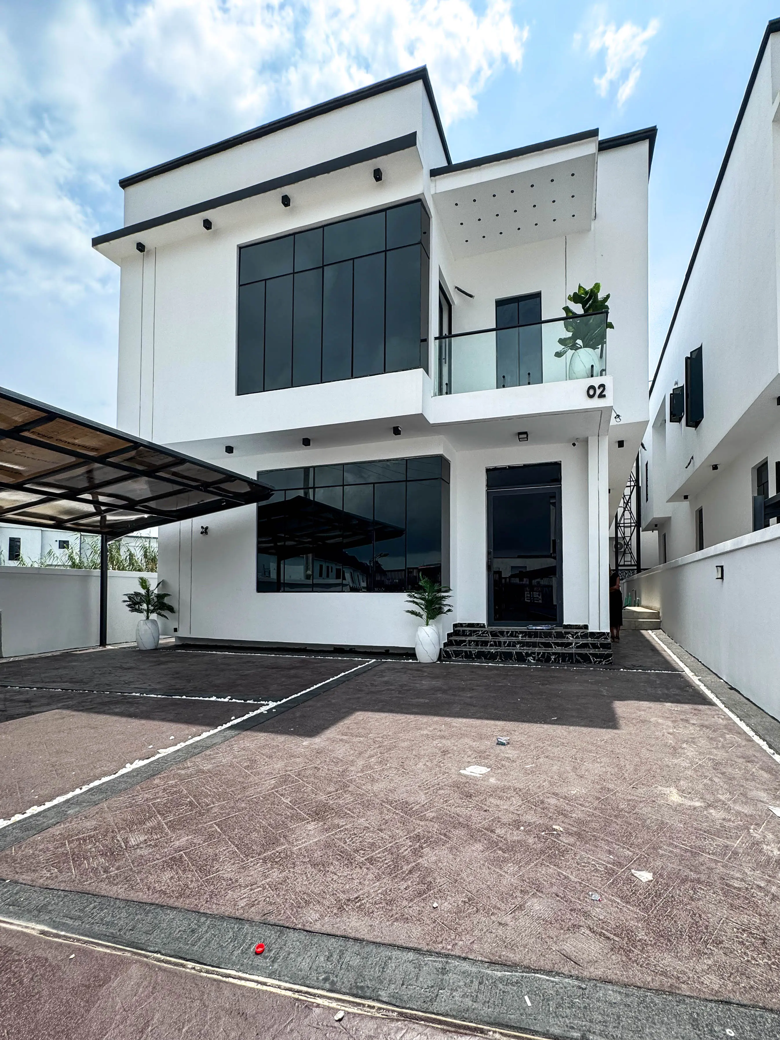 5 bedroom fully detached duplex with swimming pool