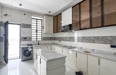 5 bedroom fully detached duplex with swimming pool
