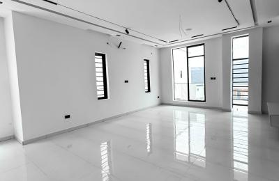 5 bedroom fully detached duplex with swimming pool