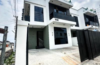 5 bedroom fully detached duplex