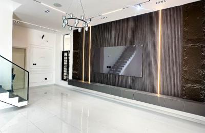 5 bedroom fully detached duplex