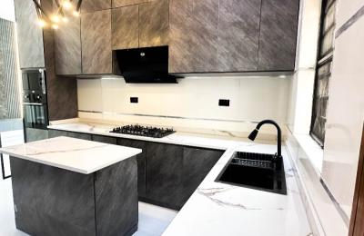 5 bedroom fully detached duplex