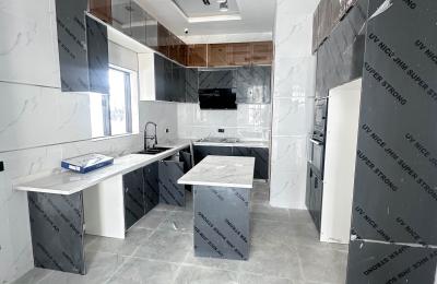 4 bedroom fully detached duplex with swimming pool