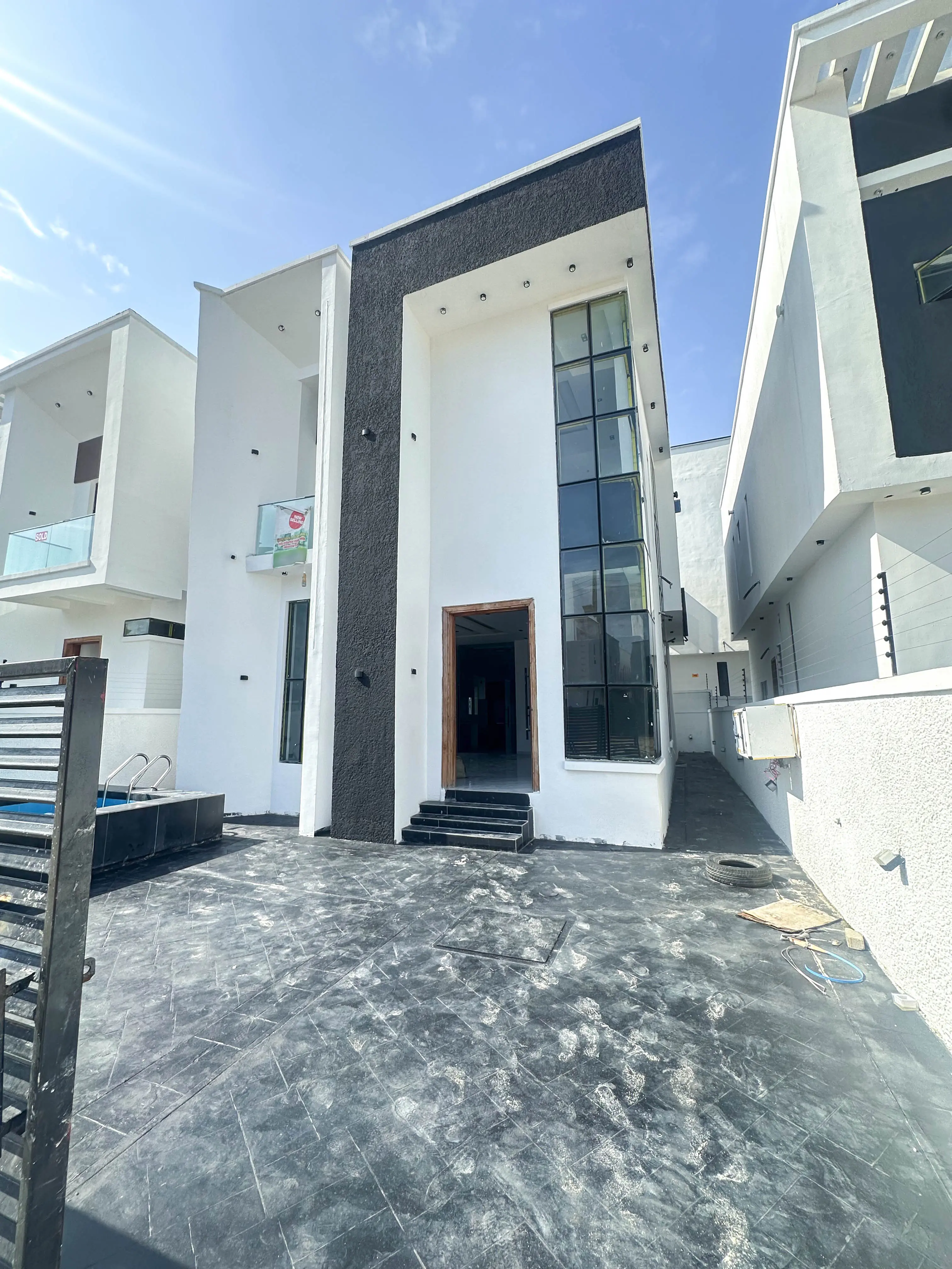4 bedroom fully detached duplex with swimming pool