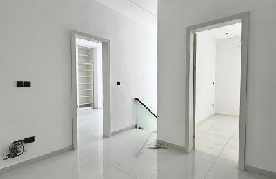Contemporary 4 Bedroom Semi-Detached Duplex with BQ