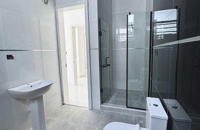 Contemporary 4 Bedroom Semi-Detached Duplex with BQ