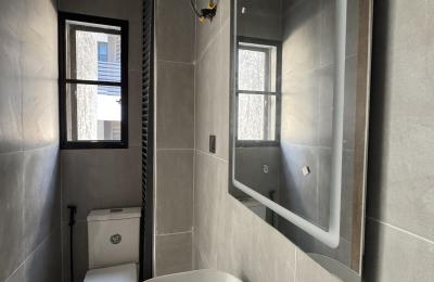 Contemporary 2 Bedroom Apartment with Swimming Pool
