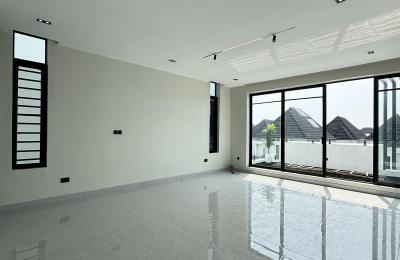 Luxury 5 Bedroom Fully Detached Duplex with Swimming Pool