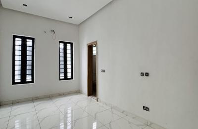 Luxury 5 Bedroom Fully Detached Duplex with Swimming Pool