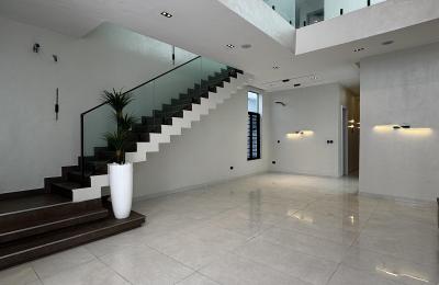 Luxury 5 Bedroom Fully Detached Duplex with Swimming Pool