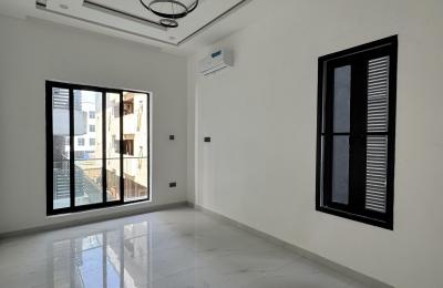 Contemporary 2 Bedroom Apartment with Swimming Pool