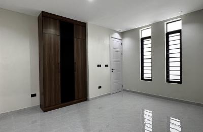 Luxury 5 Bedroom Fully Detached Duplex with Swimming Pool