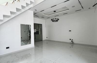 Contemporary 4 Bedroom Semi-Detached Duplex with BQ