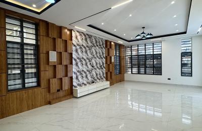 Contemporary 6 Bedroom Fully Detached Duplex