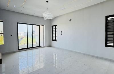 5 Bedroom Fully Detached Duplex with Swimming pool