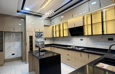 Contemporary 6 Bedroom Fully Detached Duplex