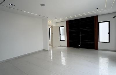 Premium 5 Bedroom Fully Detached Duplex with Swimming Pool