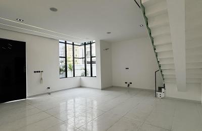 Premium 5 Bedroom Fully Detached Duplex with Swimming Pool
