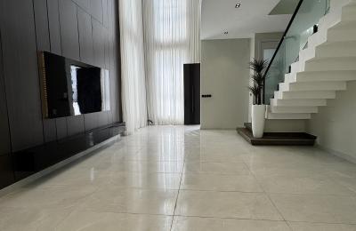 Luxury 5 Bedroom Fully Detached Duplex with Swimming Pool